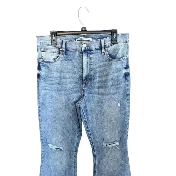 Celebrity Pink Acid Washed Bell Bottom Jeans Size Juniors 15 - Picture 3 of 4